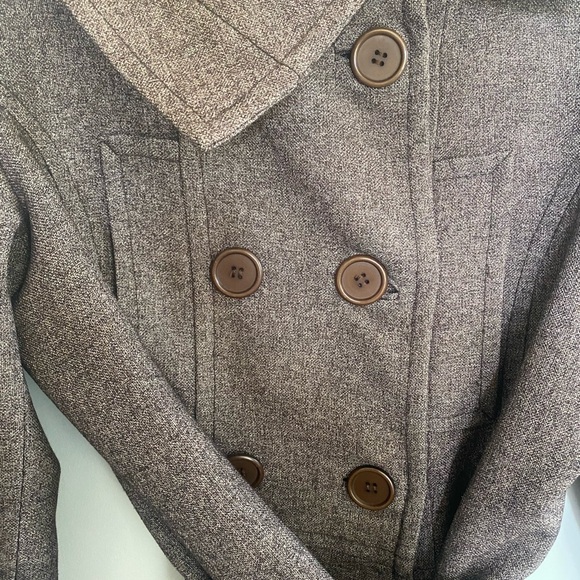Chic Brown jacket with stylish neckline - Picture 2 of 5